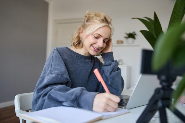 Adapting B2B Content for a B2C Audience