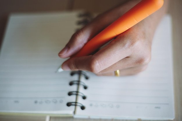 Consolidating Multiple Articles into one 'Ultimate Guide'